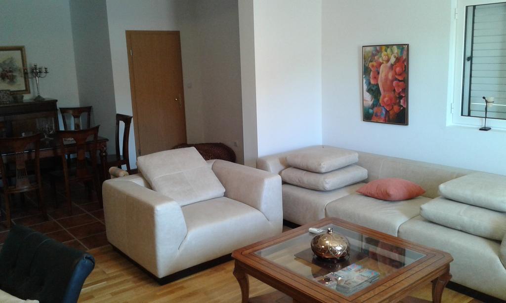Oro Apartments Petrovac Стая снимка