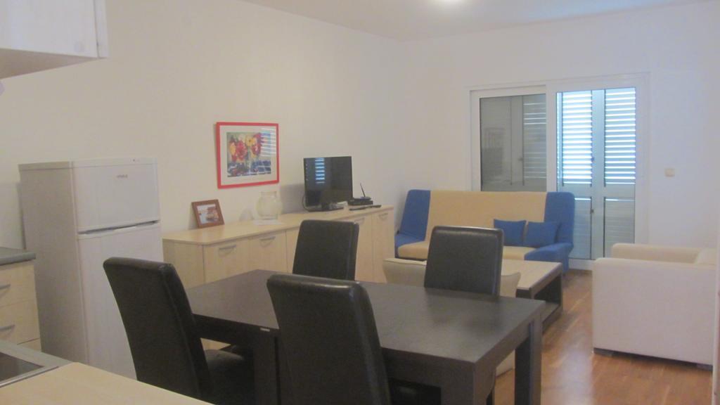 Oro Apartments Petrovac Екстериор снимка
